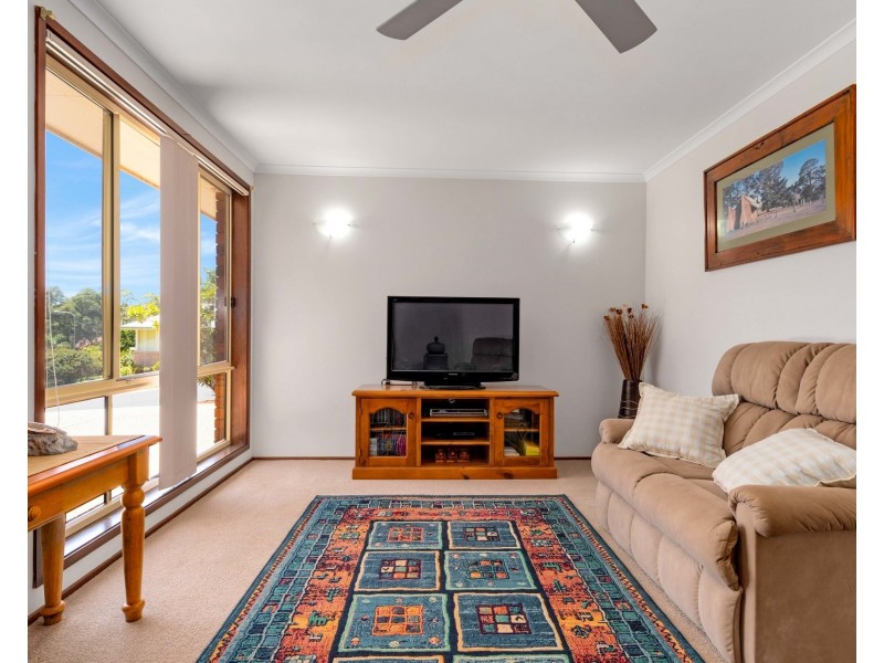 44 Thomas Mitchell Crescent, Sunshine Bay NSW 2536
