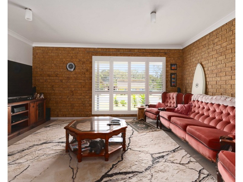 9 Tasman Street, Surf Beach NSW 2536