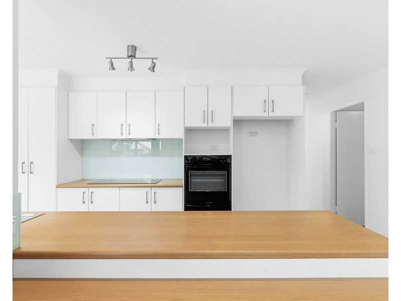 5 Caley Place, Sunshine Bay NSW 2536