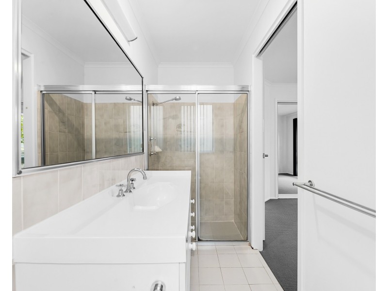 5 Caley Place, Sunshine Bay NSW 2536