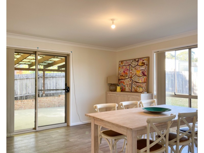 4 Carrie Crescent, Moruya NSW 2537
