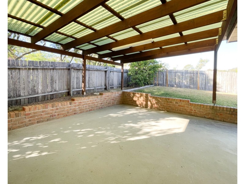 4 Carrie Crescent, Moruya NSW 2537