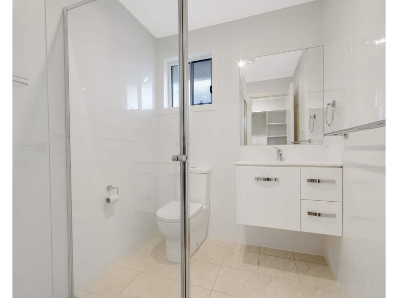 1/6 & 2/6 Eyre Place, Sunshine Bay NSW 2536