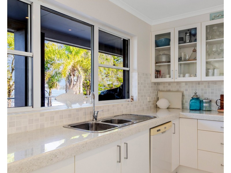 28 Myamba Parade, Surfside NSW 2536