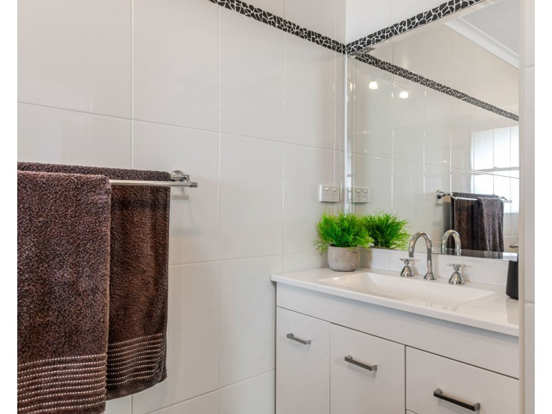 28 Myamba Parade, Surfside NSW 2536