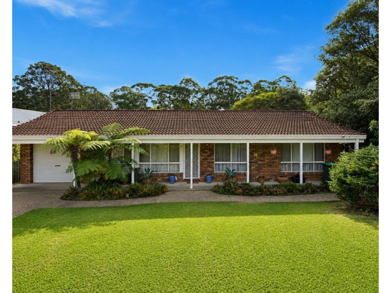 4 Sturt Place, Denhams Beach NSW 2536