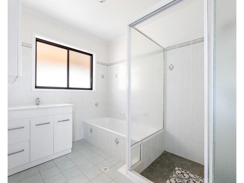 12 Edward Road, Batehaven NSW 2536
