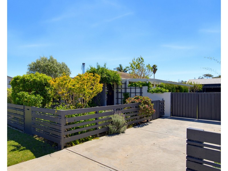 16 Belbowrie Parade, Maloneys Beach NSW 2536