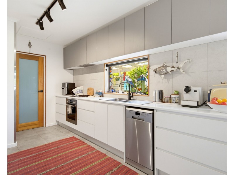 16 Belbowrie Parade, Maloneys Beach NSW 2536