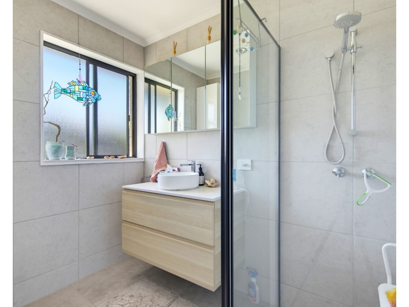 16 Belbowrie Parade, Maloneys Beach NSW 2536