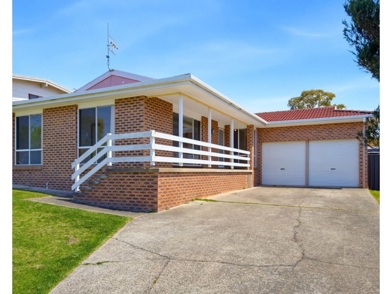 33 Pacific Road, Surf Beach NSW 2536