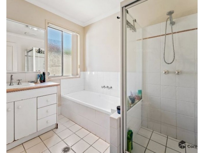 29 Tee Trees Boulevard, Arundel QLD 4214