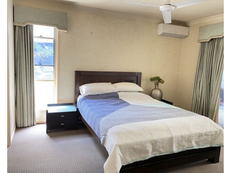29 Tee Trees Boulevard, Arundel QLD 4214
