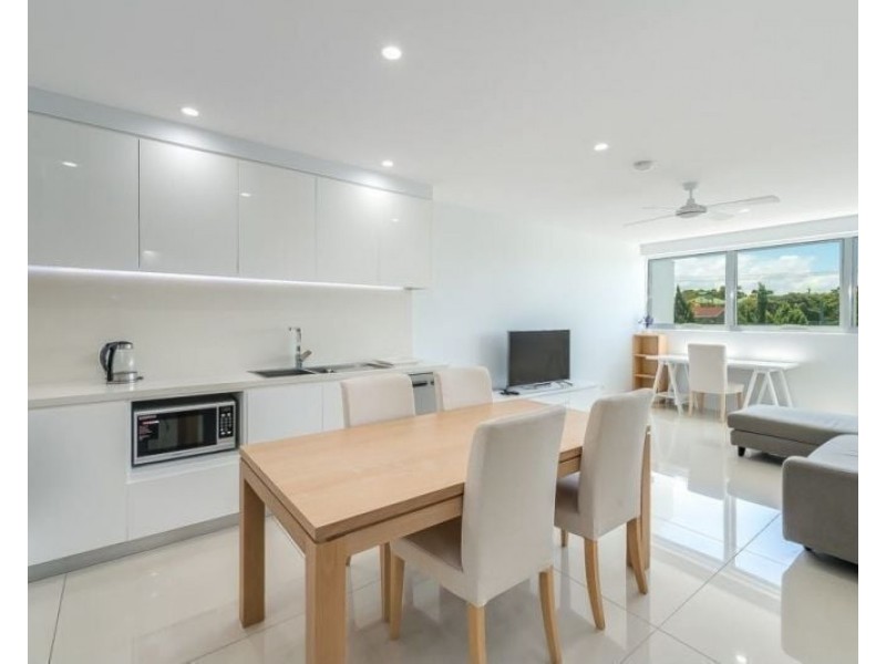 302/26 Gray Street, Southport QLD 4215