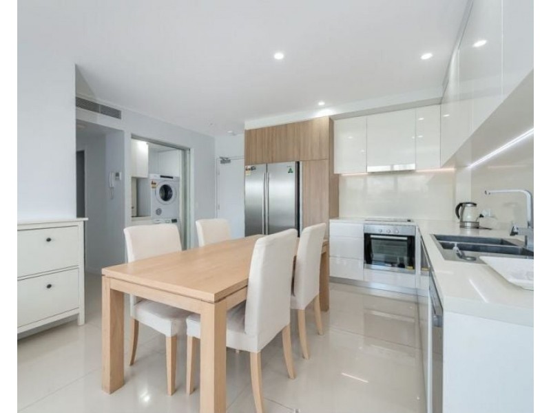 302/26 Gray Street, Southport QLD 4215