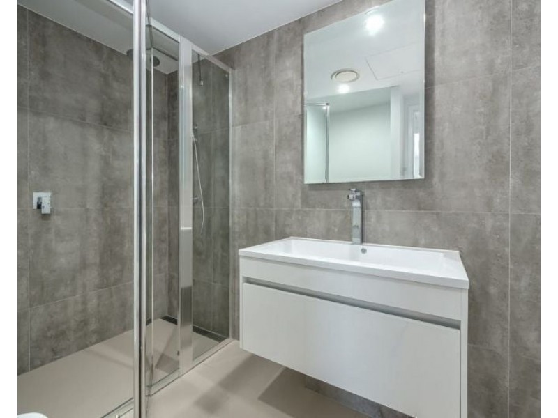 302/26 Gray Street, Southport QLD 4215
