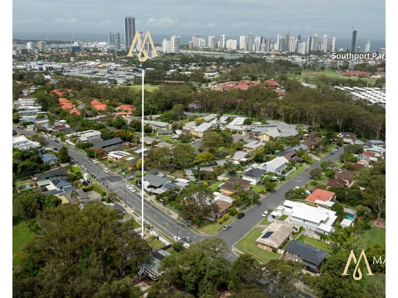 49 Ridgeway Avenue, Southport QLD 4215
