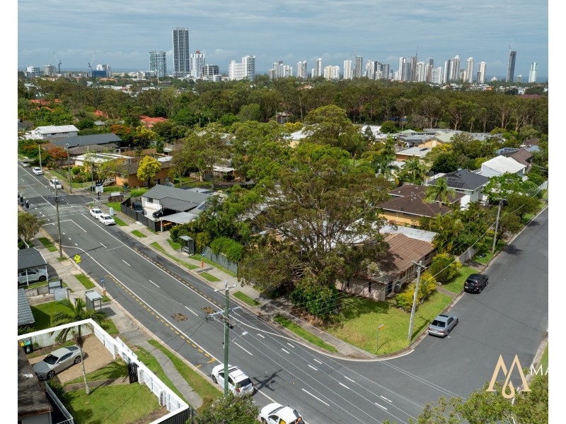 49 Ridgeway Avenue, Southport QLD 4215