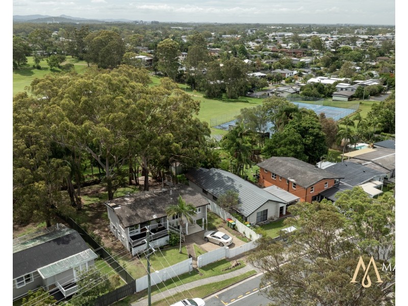 49 Ridgeway Avenue, Southport QLD 4215