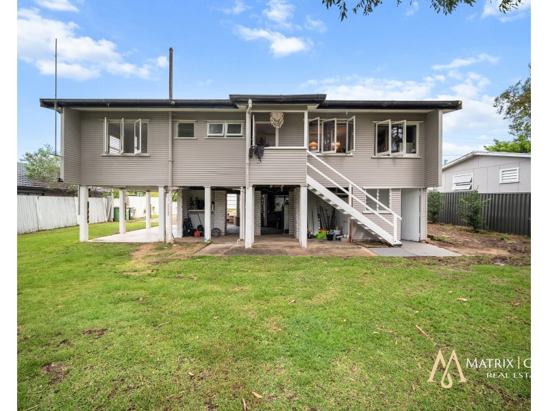 49 Ridgeway Avenue, Southport QLD 4215