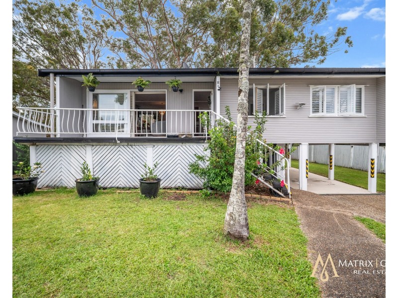 49 Ridgeway Avenue, Southport QLD 4215