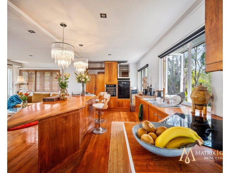 49 Ridgeway Avenue, Southport QLD 4215