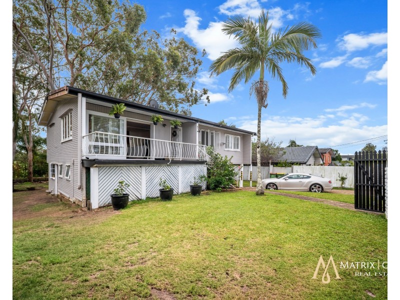 49 Ridgeway Avenue, Southport QLD 4215