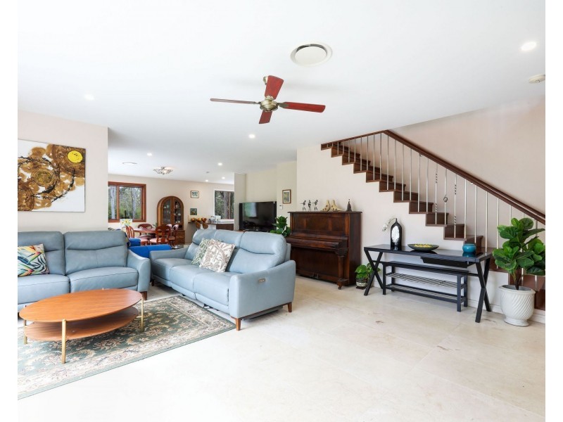 5 Thredbo Drive, Worongary QLD 4213