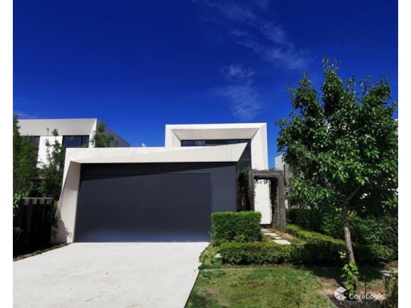 74 Theatre Drive, Benowa QLD 4217