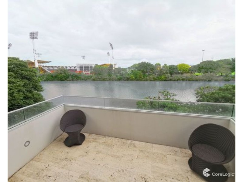 74 Theatre Drive, Benowa QLD 4217