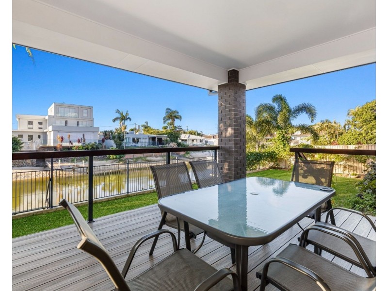 5 Ensenada Court, Broadbeach Waters QLD 4218