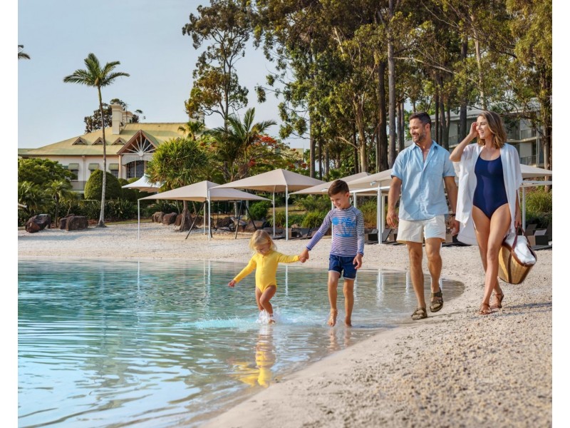 8977 The Point Circuit, Sanctuary Cove QLD 4212