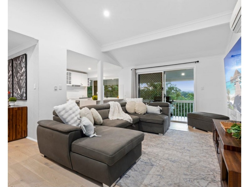 41 Uplands Drive, Parkwood QLD 4214