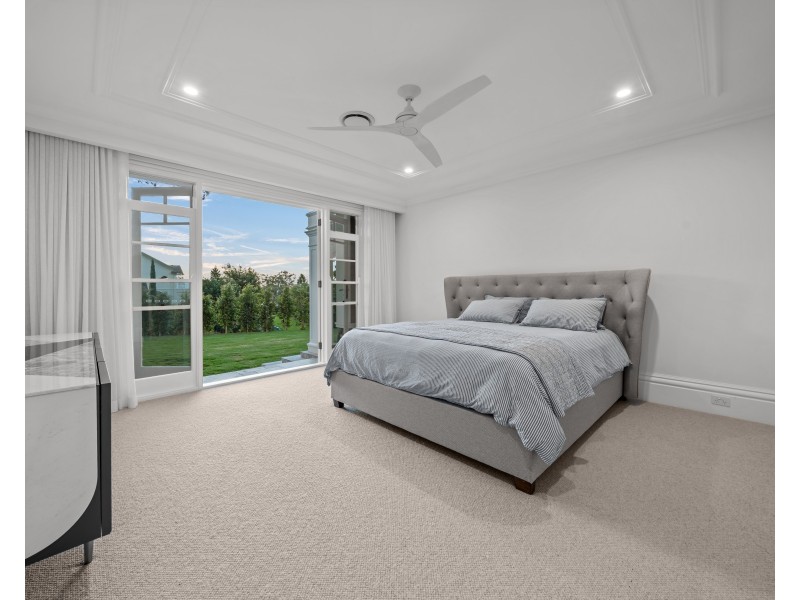 9 Sunnymeade Place, Mudgeeraba QLD 4213