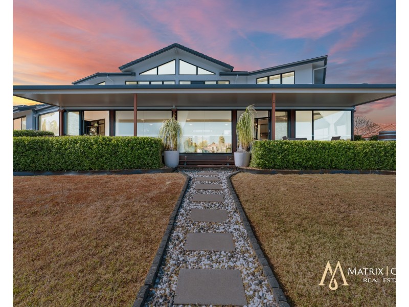 33 Prosperity Drive, Helensvale QLD 4212