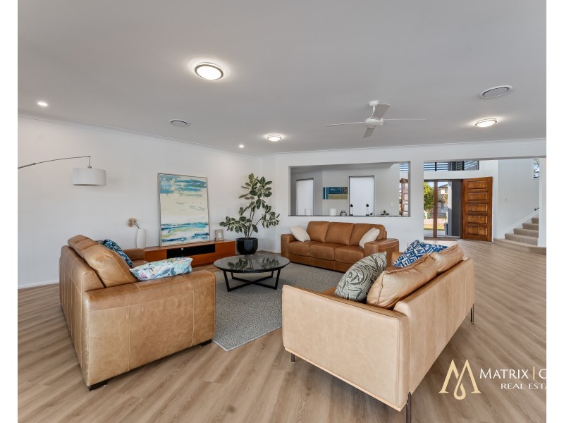 33 Prosperity Drive, Helensvale QLD 4212