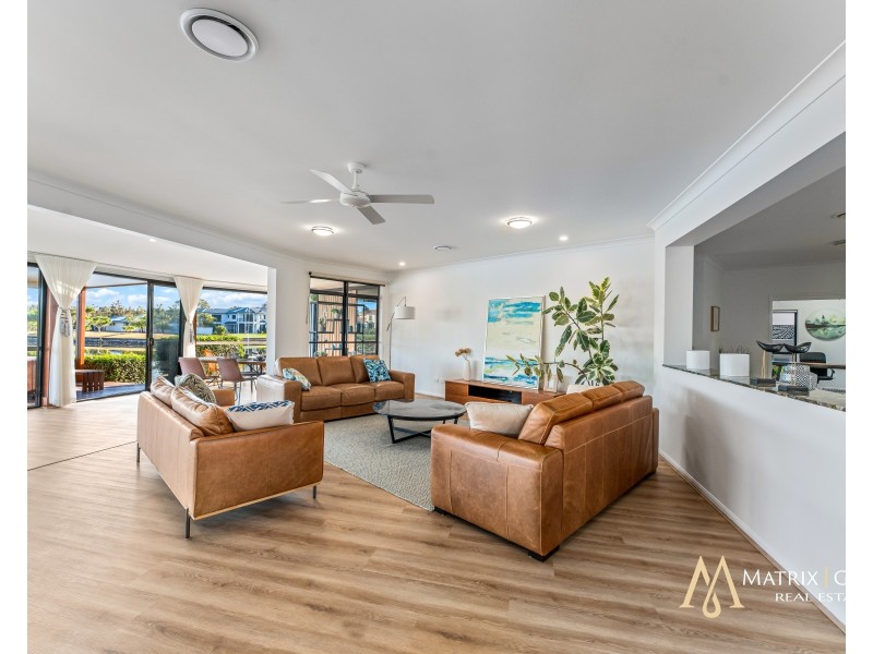 33 Prosperity Drive, Helensvale QLD 4212