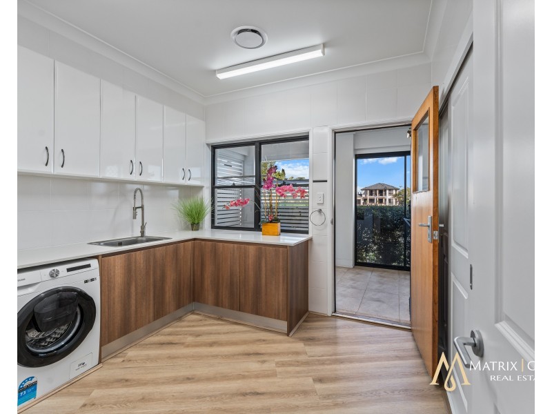 33 Prosperity Drive, Helensvale QLD 4212