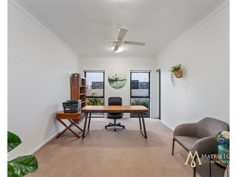 33 Prosperity Drive, Helensvale QLD 4212