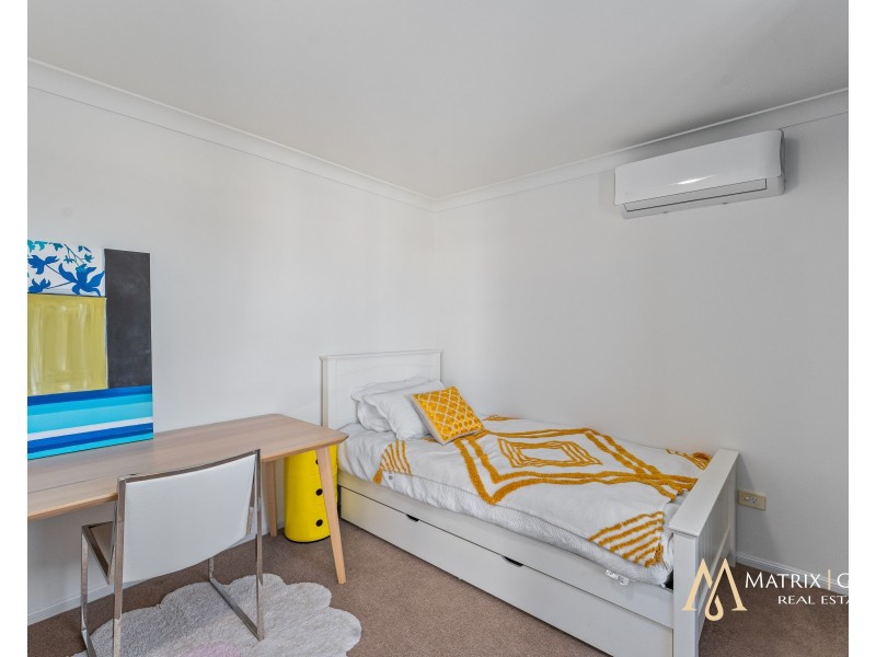 33 Prosperity Drive, Helensvale QLD 4212