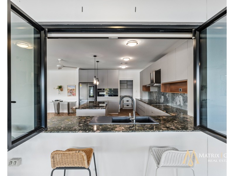 33 Prosperity Drive, Helensvale QLD 4212