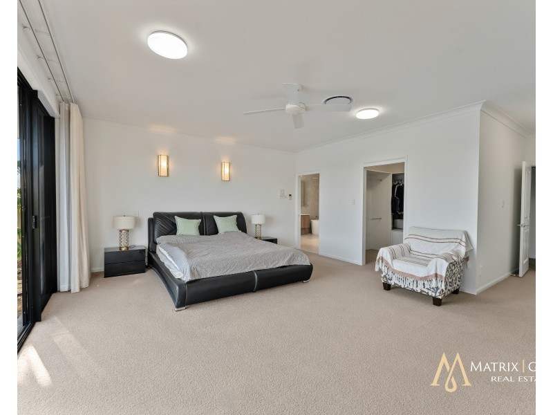 33 Prosperity Drive, Helensvale QLD 4212