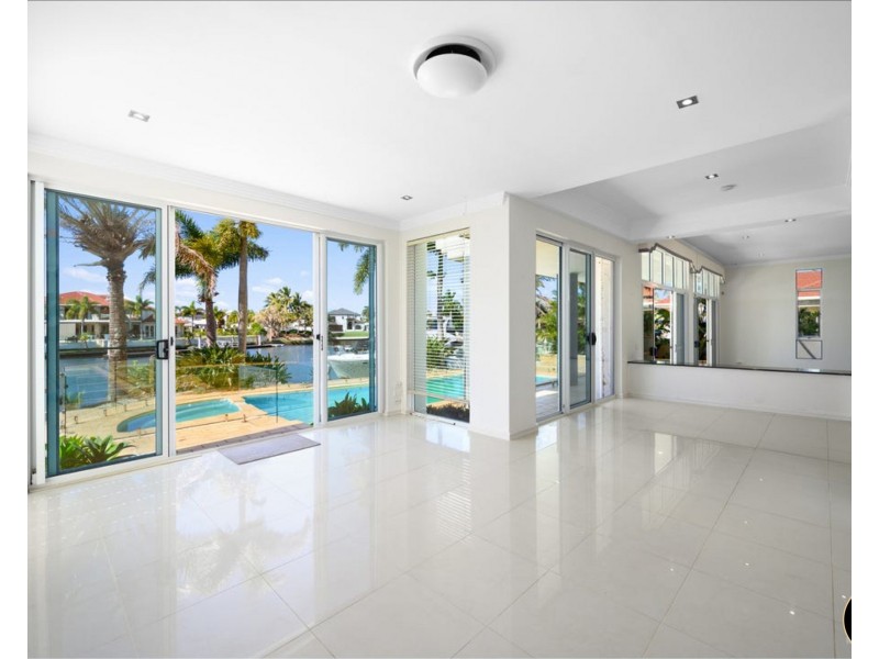 11 Excalibur Court, Sovereign Islands QLD 4216