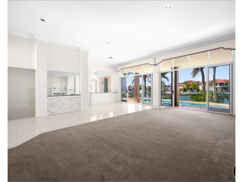 11 Excalibur Court, Sovereign Islands QLD 4216