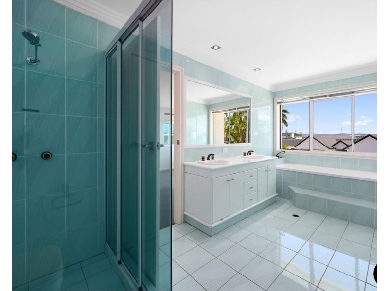 11 Excalibur Court, Sovereign Islands QLD 4216