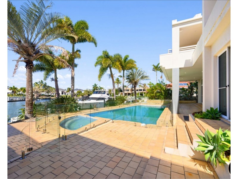 11 Excalibur Court, Sovereign Islands QLD 4216