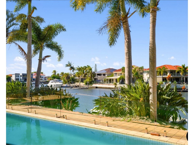 11 Excalibur Court, Sovereign Islands QLD 4216