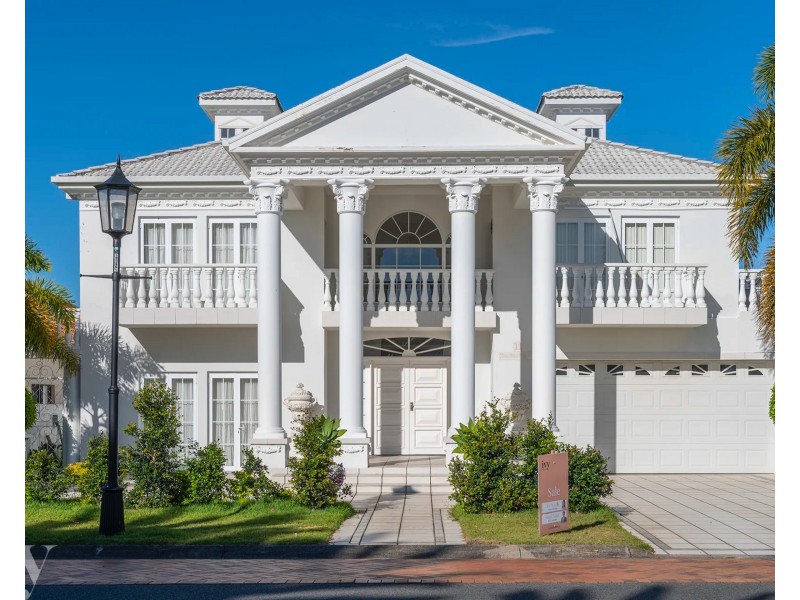 11 The Sovereign Mile, Sovereign Islands QLD 4216