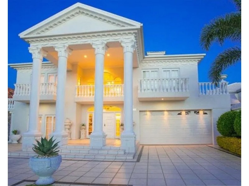 11 The Sovereign Mile, Sovereign Islands QLD 4216