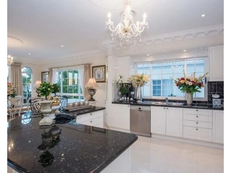 11 The Sovereign Mile, Sovereign Islands QLD 4216